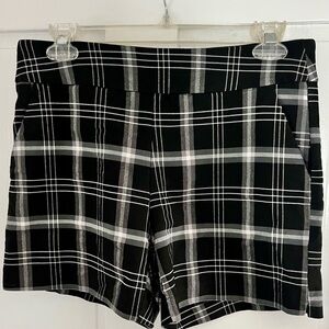Black & White Stretch Plaid Shorts Time and Tru Sz 4 6 Small Two Pocket